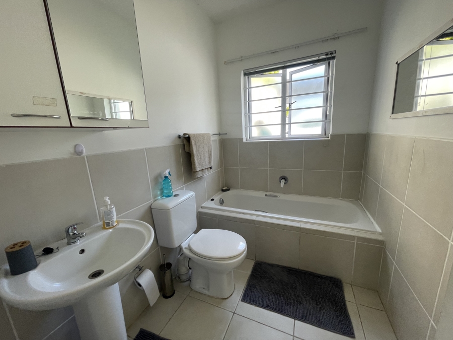 2 Bedroom Property for Sale in Beacon Bay Eastern Cape